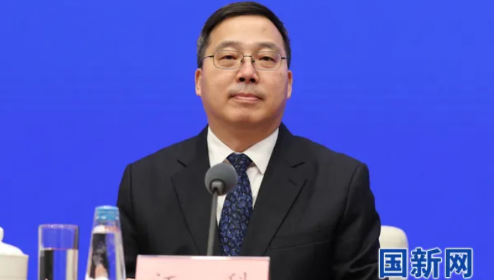 民法典明確多數(shù)業(yè)主同意即可，住建部：推動(dòng)老舊小區(qū)加裝電梯，探索“物業(yè)+養(yǎng)老”新模式(圖1)