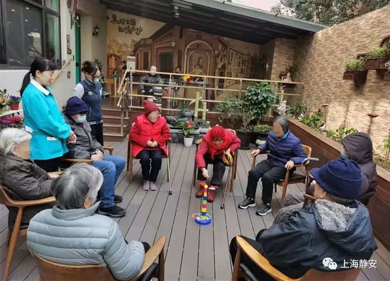 醫(yī)療、康復(fù)、生活照料……這些需求在家門口就能解決！靜安這里正打造“沒有圍墻的養(yǎng)老院”(圖1)
