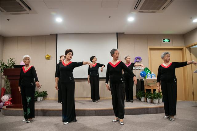 成都養(yǎng)老觀察：責(zé)任與義務(wù)，未來養(yǎng)老院能否代替子女盡孝？(圖1)