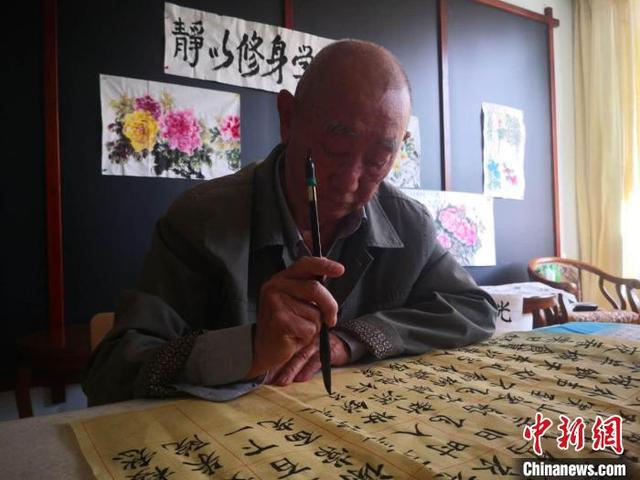 甘肅省政協(xié)聚焦智慧養(yǎng)老 建言“適老化”產(chǎn)品保護(hù)個人隱私(圖2) 甘肅省政協(xié)聚焦智慧養(yǎng)老 建言“適老化”產(chǎn)品保護(hù)個人隱私(圖2)